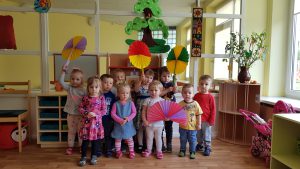 Įstaigos ugdytinių dalyvavimas Kauno menų darželio „Etiudas“ organizuotame tarptautiniame vaikų meno projekte „Vėduoklė mamai 2019“ (2019 m. gegužė)